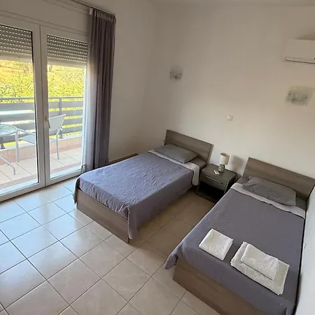 Epavlis Holiday home *